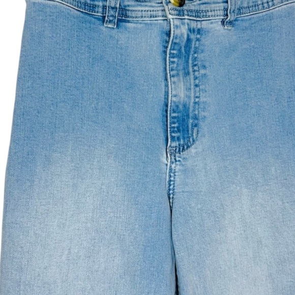 Billabong Light Wash Wide Leg Free Fall Denim Jeans. 27 - Picture 12 of 13